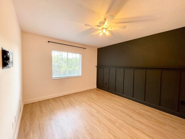 Building Photo - 6511 Emerald Dunes Dr