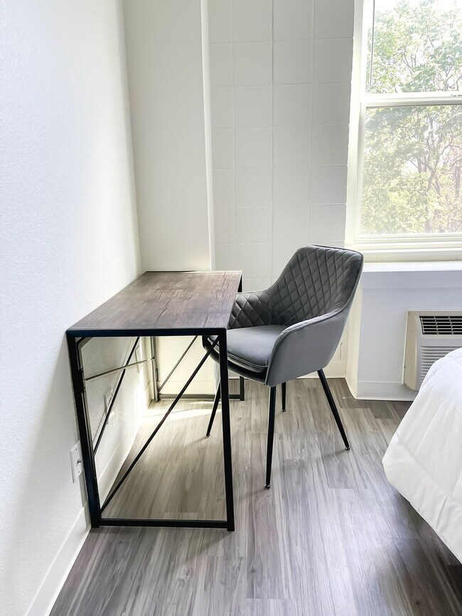 Building Photo - 2515 Burnet Ave