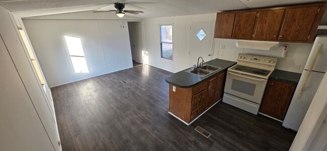 Building Photo - 8364 Cedar St