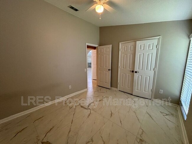 Building Photo - 1028 Kerwood Cir