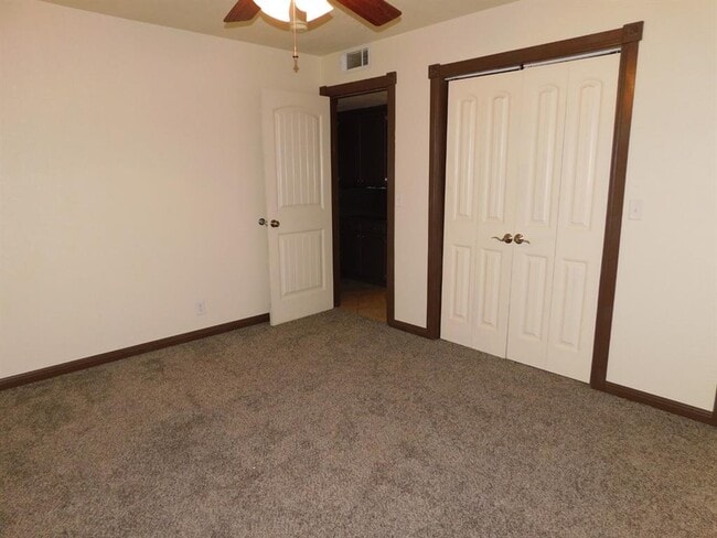 Building Photo - 4813 Woodview Dr