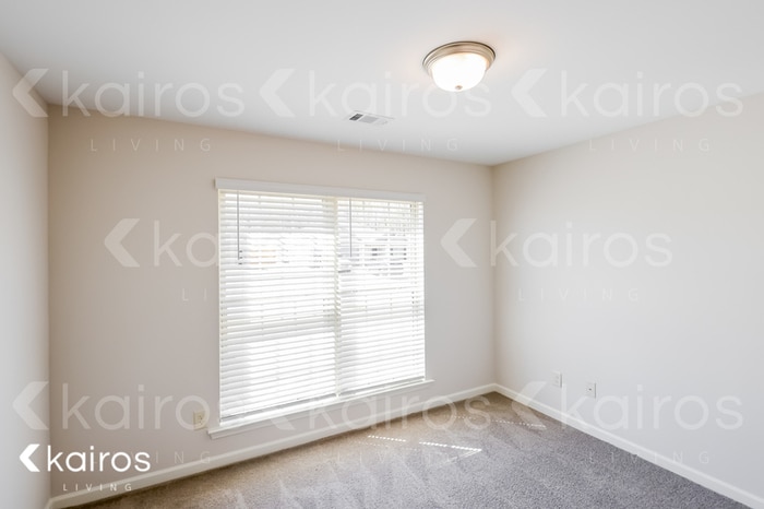 Building Photo - 713 Park Ln