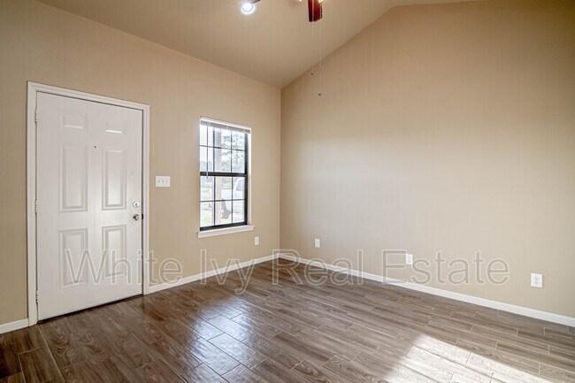 Building Photo - 875 FM 1696