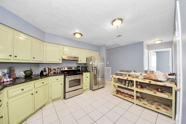 Building Photo - 2638 S Camden Pkwy