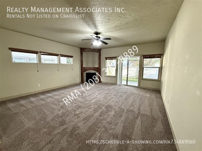 Building Photo - 2530 E Satterfield St