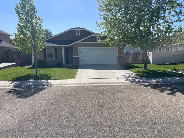 Primary Photo - 4614 Braeburn Ave