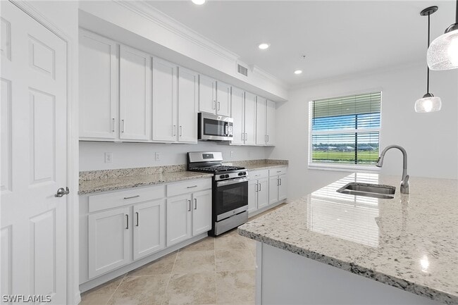 Building Photo - 15975 Grassland Ln