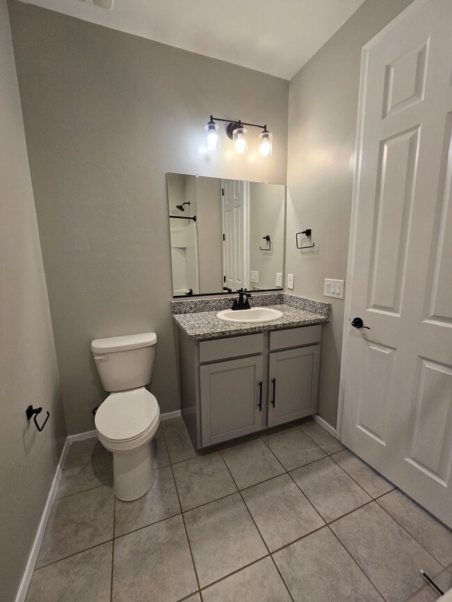 Building Photo - 3 Bedroom/ 2 Bath Red Rock Oasis