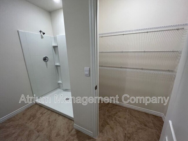Building Photo - 2711 Rowan St