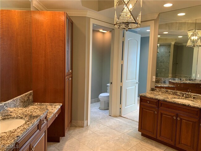 Primary Photo - 2090 W First St