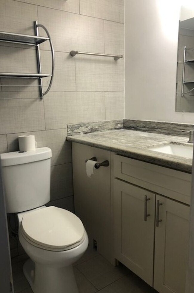 Building Photo - Upgraded Studio Unit at the Five Regents i...