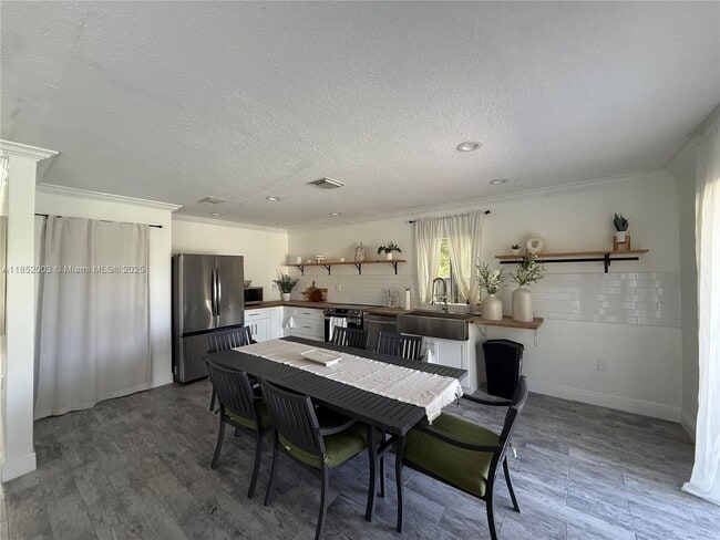 Building Photo - 4041 SW 148th Pl