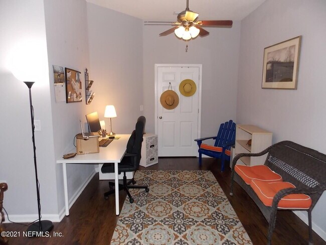Building Photo - 7039 Deer Lodge Cir