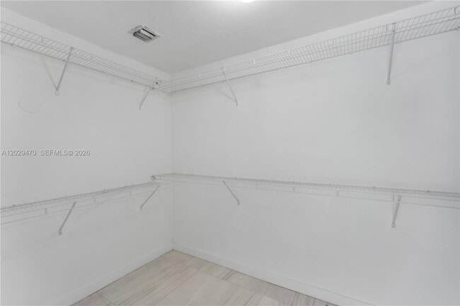 Building Photo - 550 W 49th St