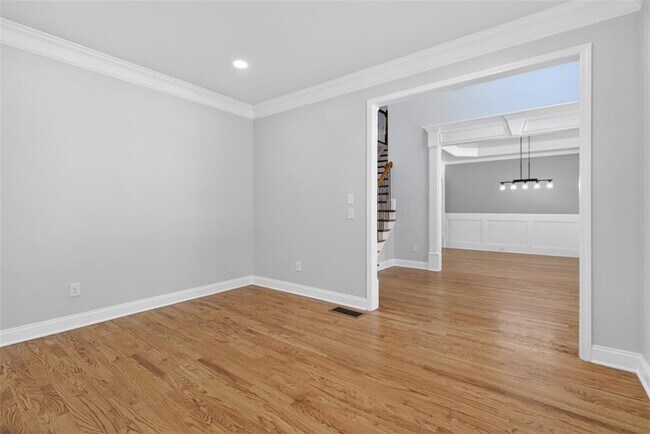 Building Photo - 4537 Grandview Pkwy