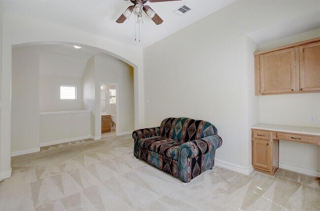 Building Photo - 1821 Village Oak Ct