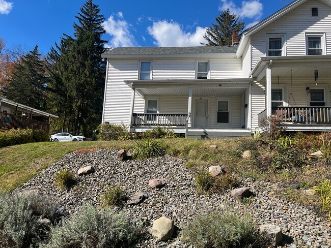 Building Photo - 29 Putnam St