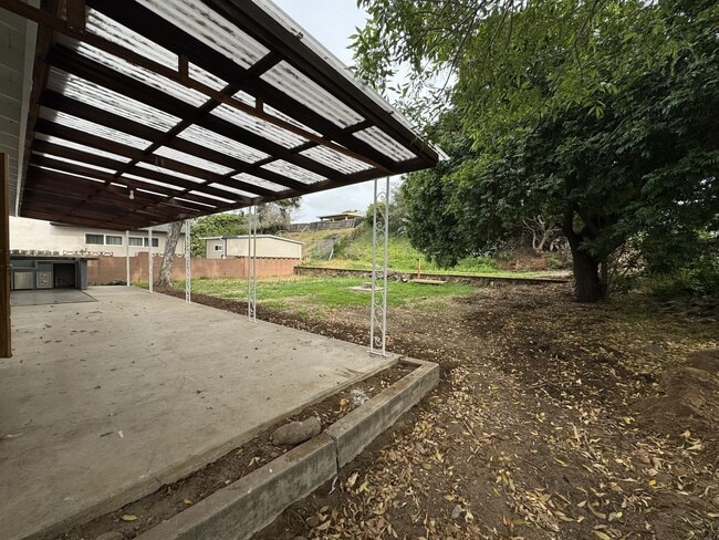 Building Photo - 4 Bedroom / 2 Bathroom home for rent