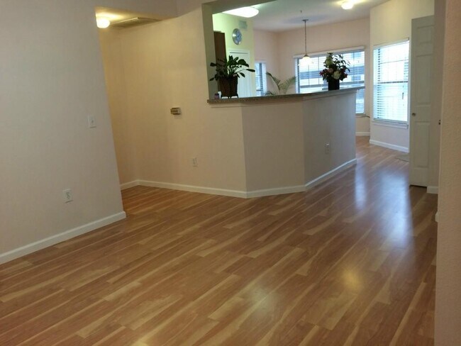 Building Photo - 2320 Gracy Farms Ln