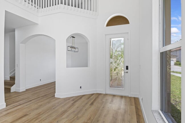Building Photo - 5556 Spanish River Rd