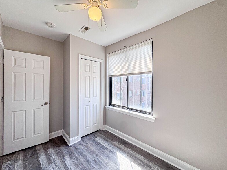 Building Photo - 4630 Hillside Rd SE