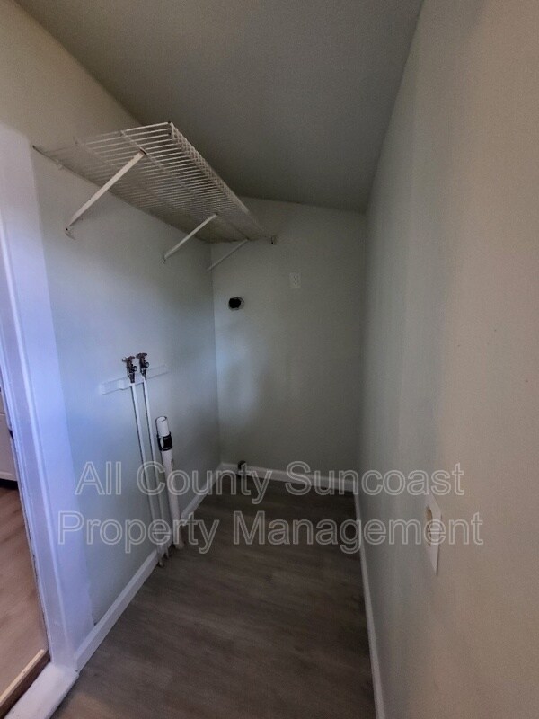 Building Photo - 905 Lotus Path