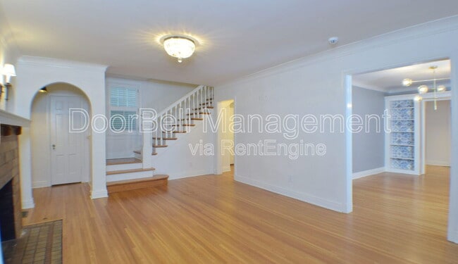 Building Photo - 255 E 27th Pl