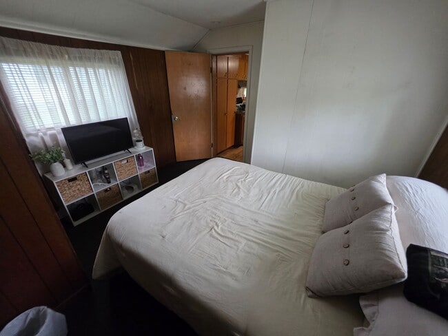 Building Photo - $1600| 4BD 1BA| 524 7th| Available 6/1/2026!