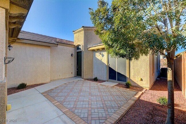 Building Photo - 8113 Slate Falls St