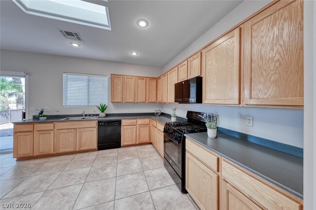 Building Photo - 2343 Schaeffer Hills Dr