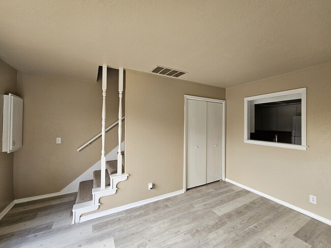 Building Photo - 3808 Quail Run Cir