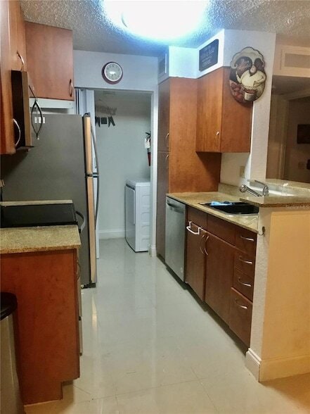 Building Photo - 11514 Westwood Blvd