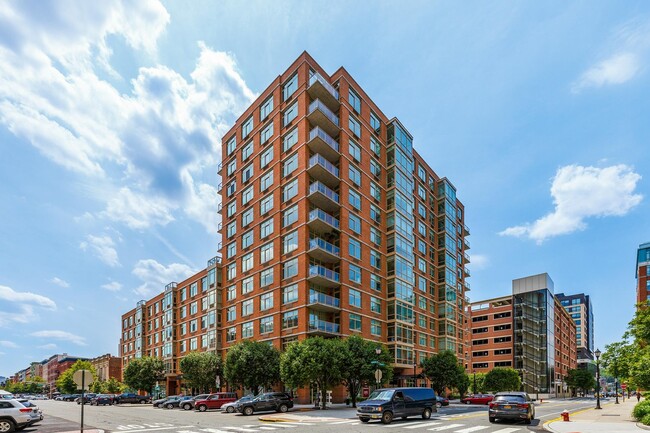 Building Photo - 1450 Washington St