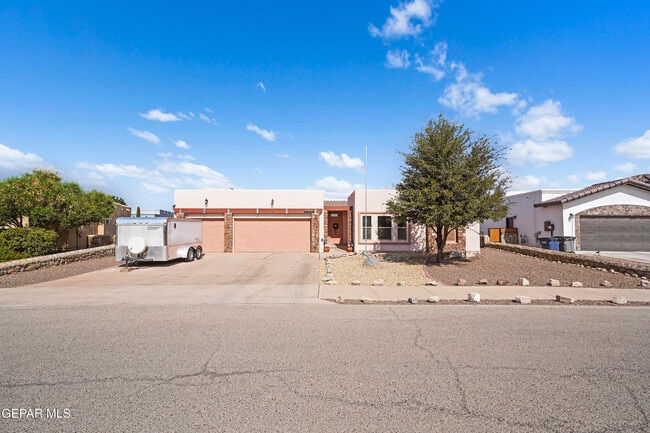 Primary Photo - 5729 Valley Oak Dr