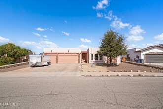 Building Photo - 5729 Valley Oak Dr
