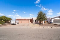 Building Photo - 5729 Valley Oak Dr