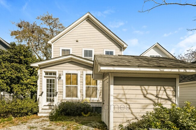 Building Photo - Modern 2x2.5 Living in the Heart of Park Circle