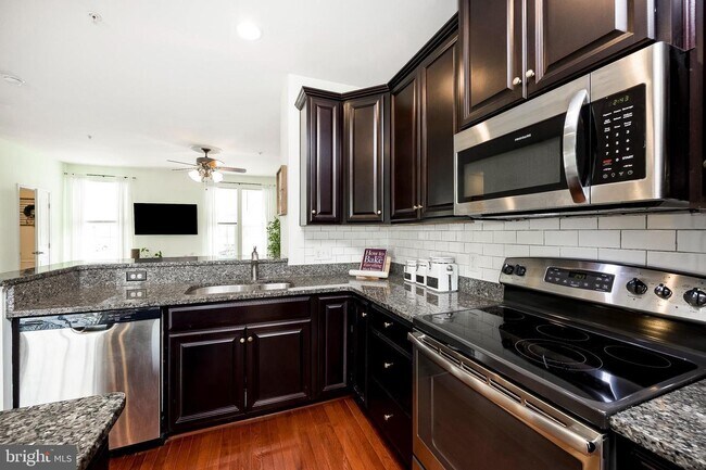 Building Photo - 1872 Thistle Ct