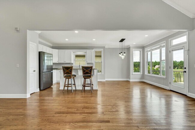 Building Photo - 955 Dodie Dr