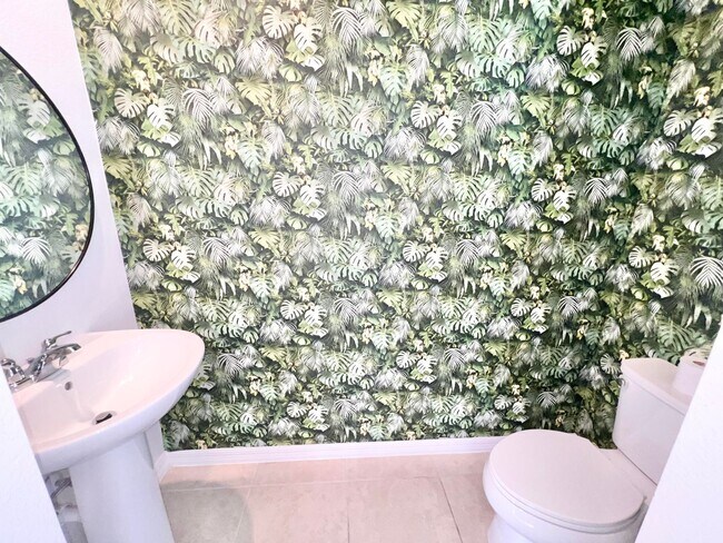 Building Photo - Kissimmee, - 4 Bedroom, 4.5 Bathroom - $3,295.00