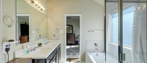 Building Photo - 11701 Summer Springs Dr