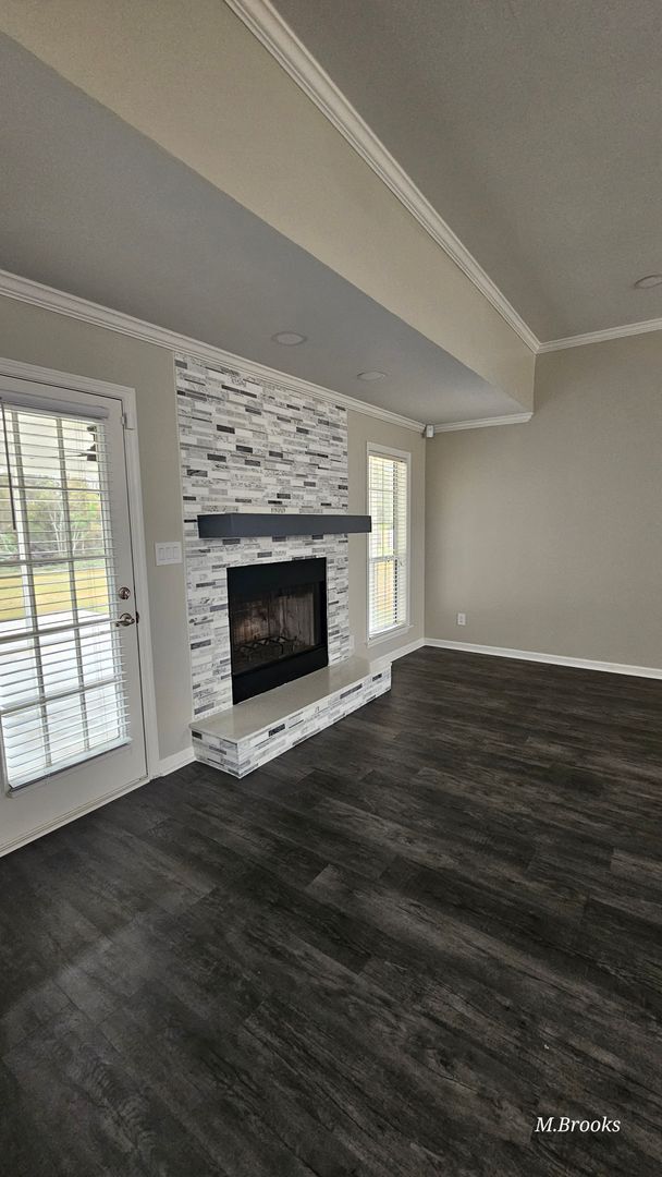 Building Photo - Country living but conveniently located in Kingsgate S/D in North Lowndes County near Moody AFB.
