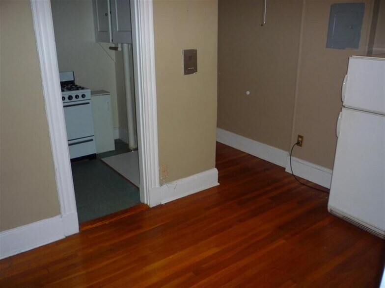 Building Photo - 6 Agassiz St