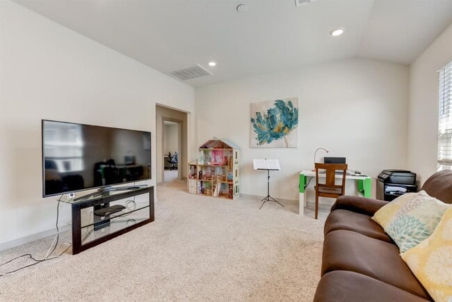 Building Photo - 109 Cupreata Ln