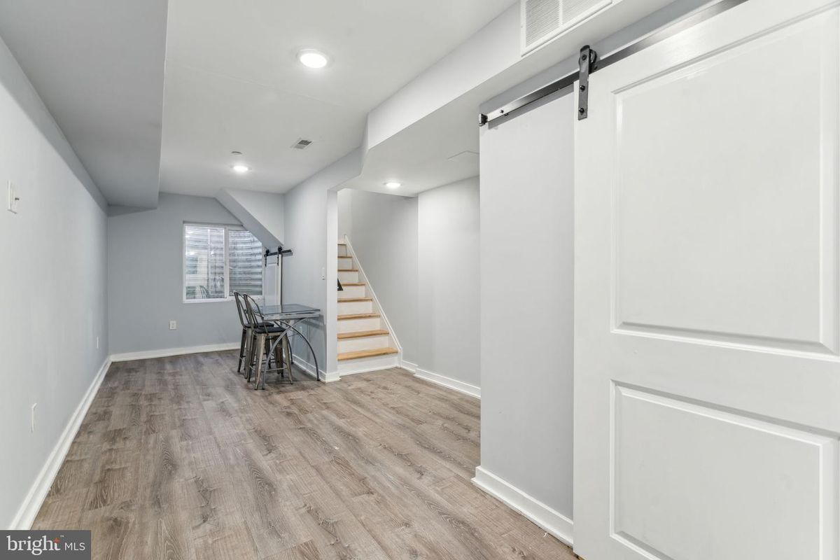 Building Photo - 2548 Arcadia St