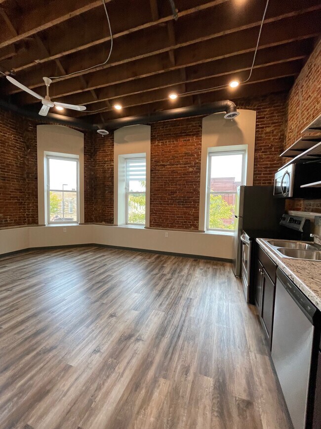 Building Photo - 230 Central Ave N