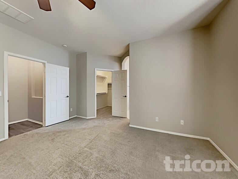 Building Photo - 117 S 125th Ave