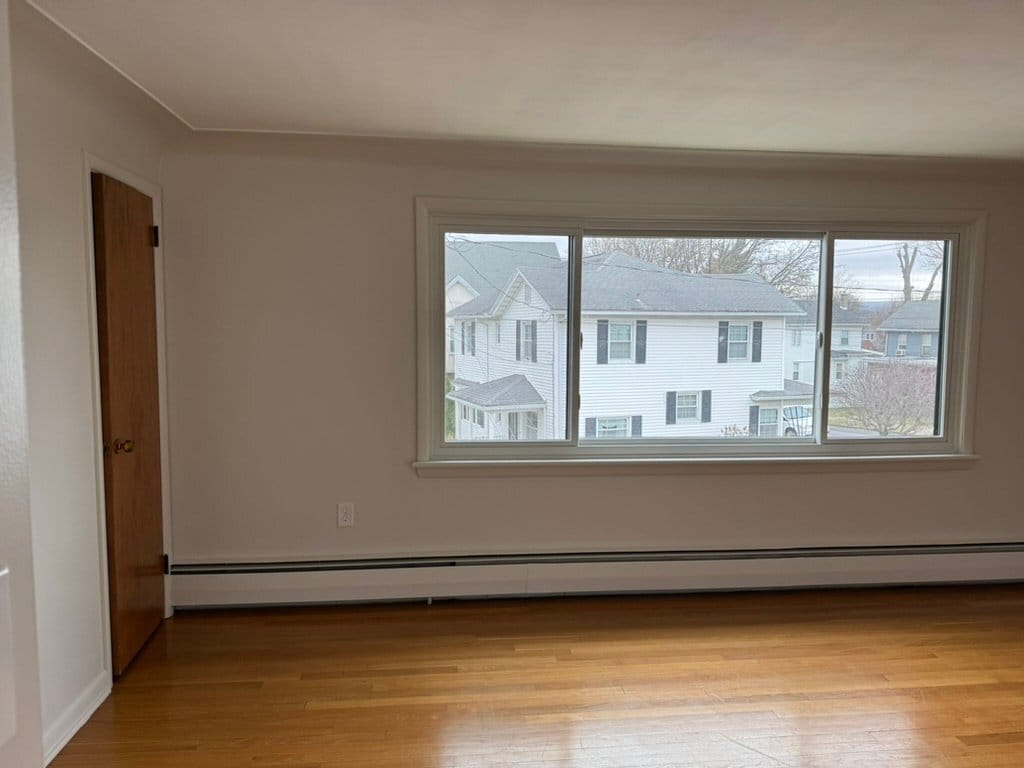 Building Photo - 307 Warren St