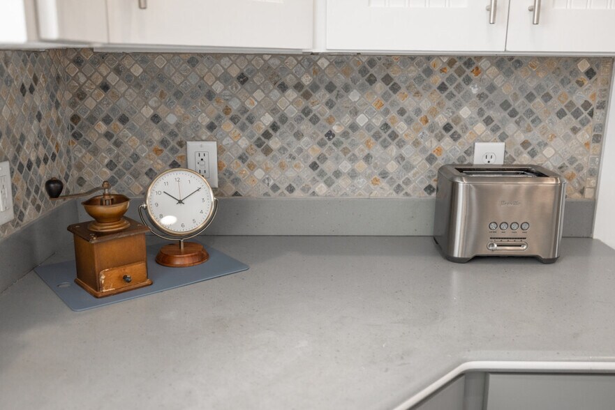 Building Photo - 3076 Melbourne St