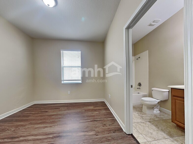 Building Photo - 13343 Graham Yarden Dr